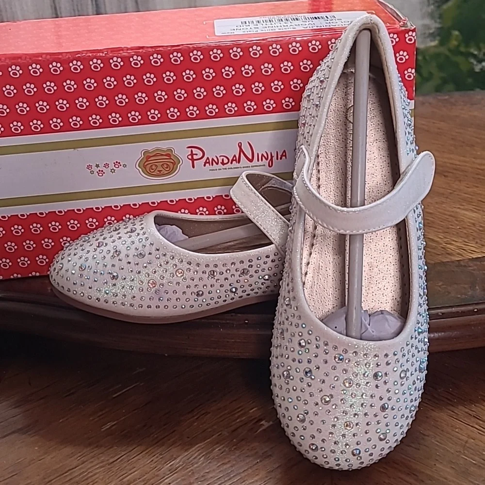 New in box! Pandaninjia Susie size 2 Ivory Rhinestone flat fancy dress shoes